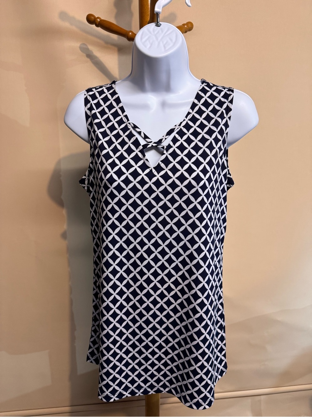Women’s Susan Graver Sleeveless Navy and White Geometric V-Neck Tank Top